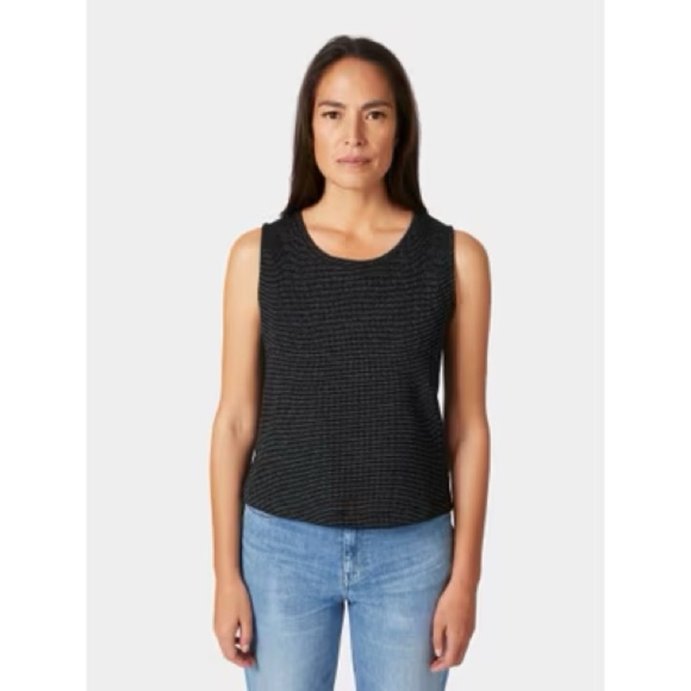 Serenade Elegant Black Sleeveless Crinkle Top,1X